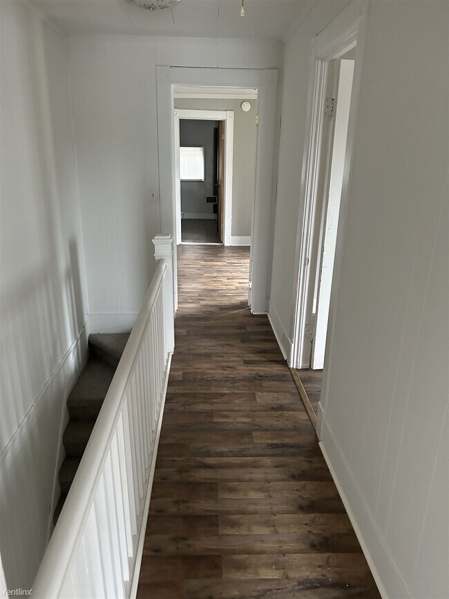 Foto del edificio - 3 br, 1.5 bath Duplex - 405 Church Street
