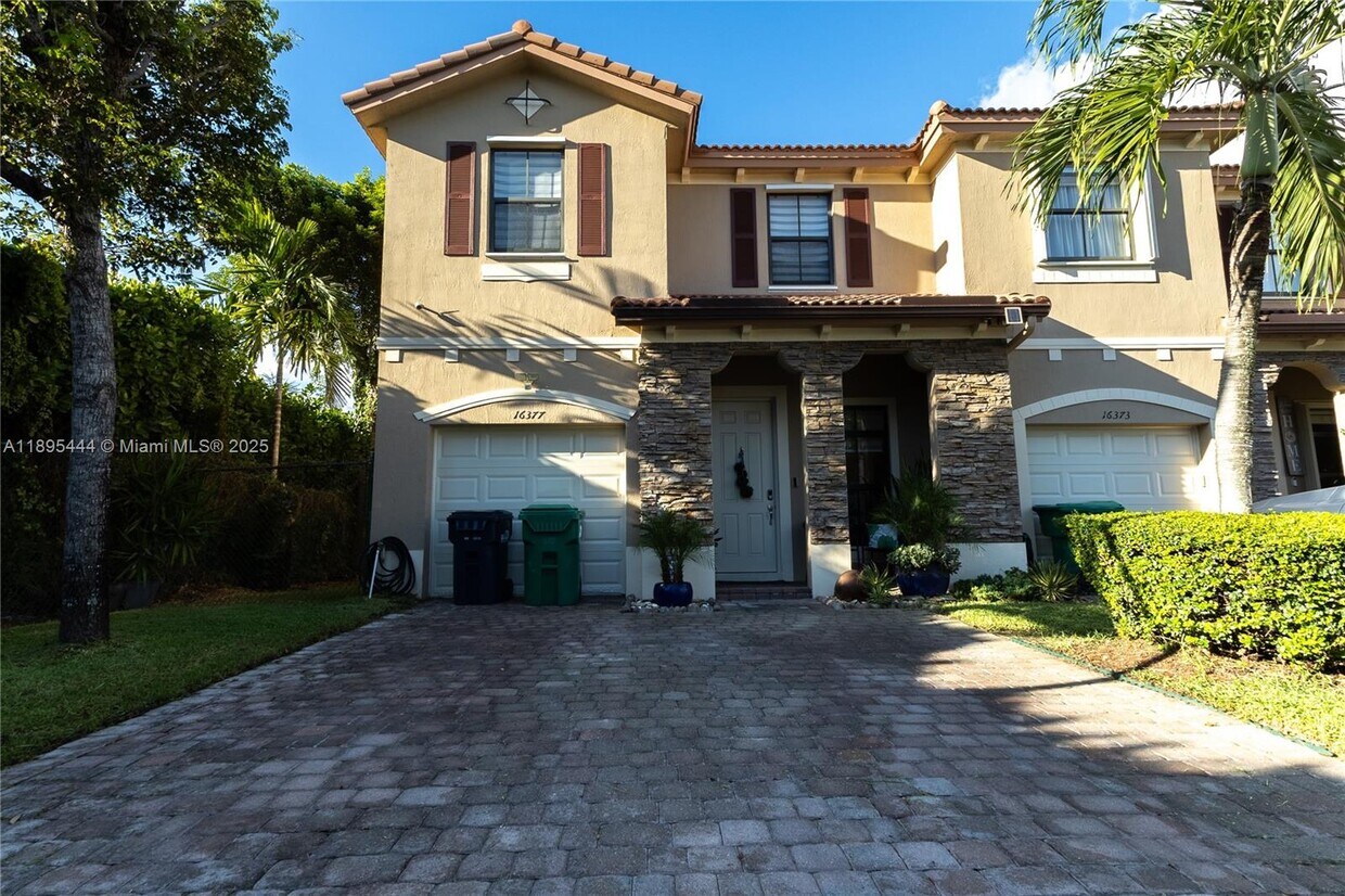 Foto principal - 16377 SW 71st Terrace