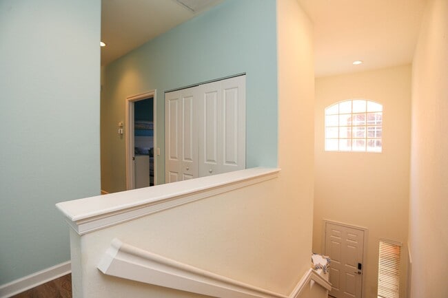 Building Photo - Beautiful Estero Condo