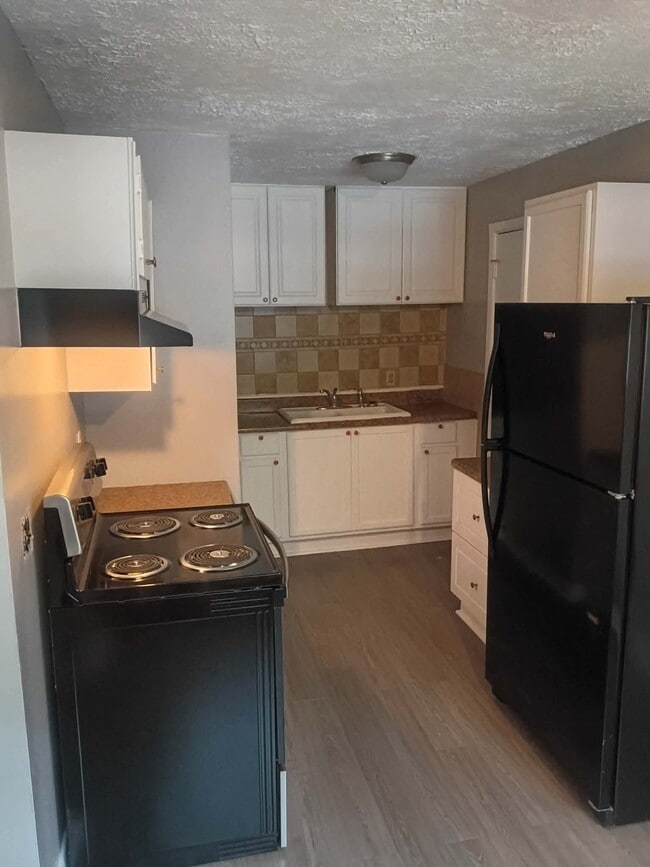 Foto del edificio - 5075 Scenic Dr