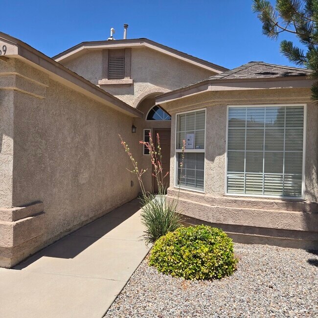 Foto del edificio - 669 Sunny Meadows Dr