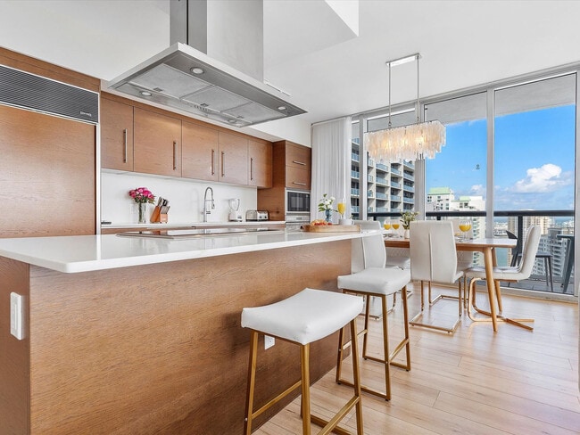 Building Photo - 485 Brickell Ave