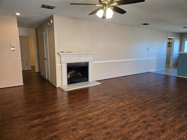 Foto del edificio - 1513 Breeze Ln