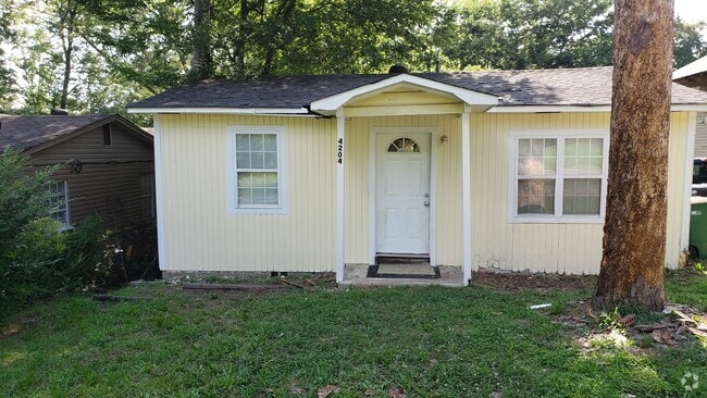 Building Photo - 4204 Elam St