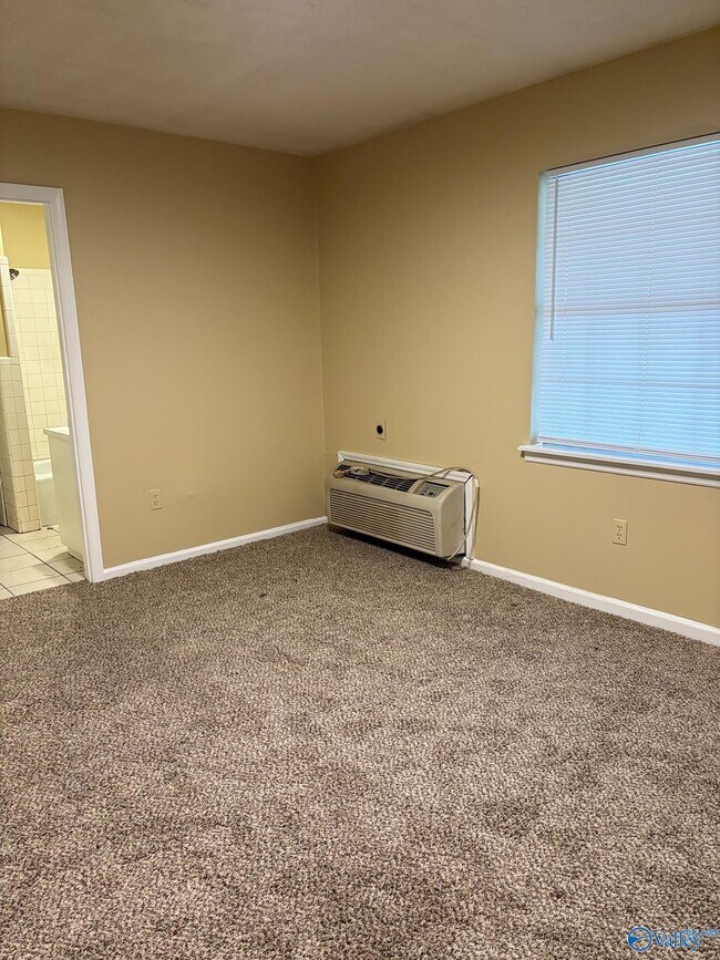 Foto del edificio - 4 Cloverleaf Dr