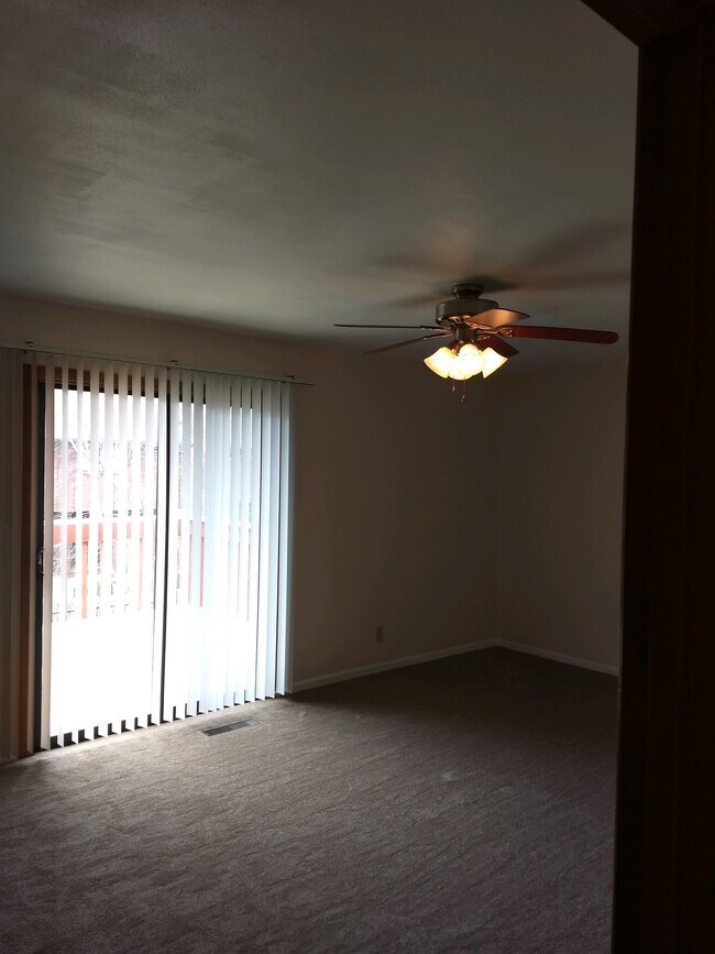 Foto del edificio - 3321 Dovershire Dr
