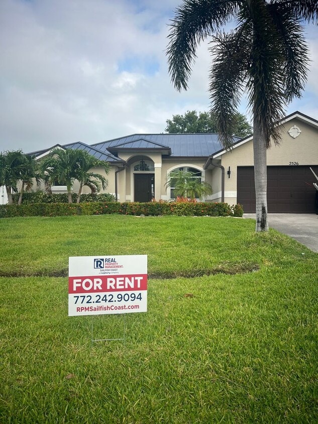 Primary Photo - Convenient 3/2/2 PSL Home with Backyard Oa...