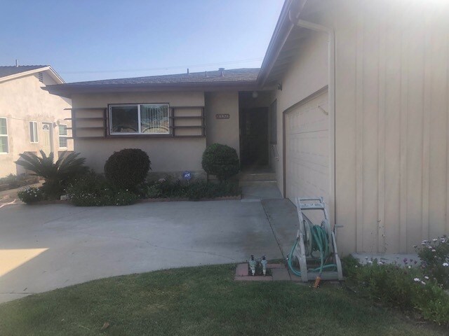 Foto del edificio - 16926 Kornblum Ave