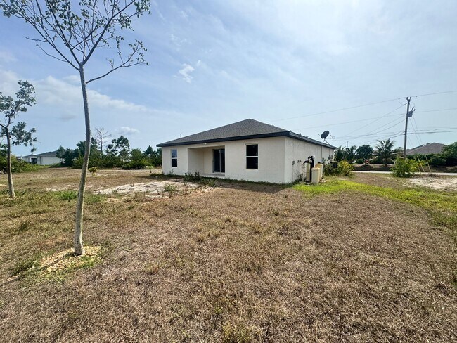 Building Photo - 2115 NW 24th Pl