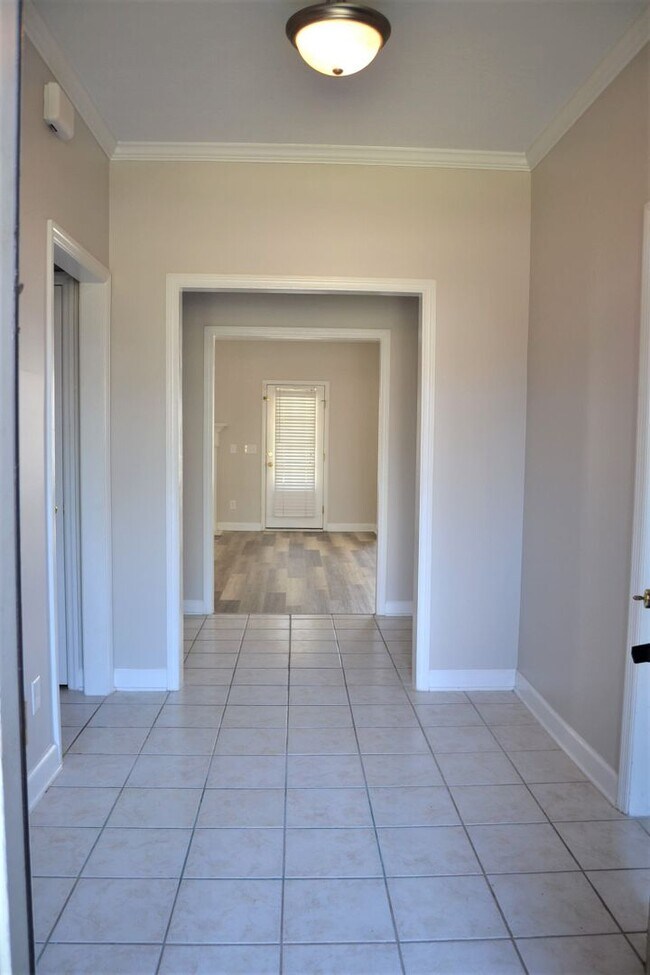 Foto del edificio - 351 Barnsley Dr