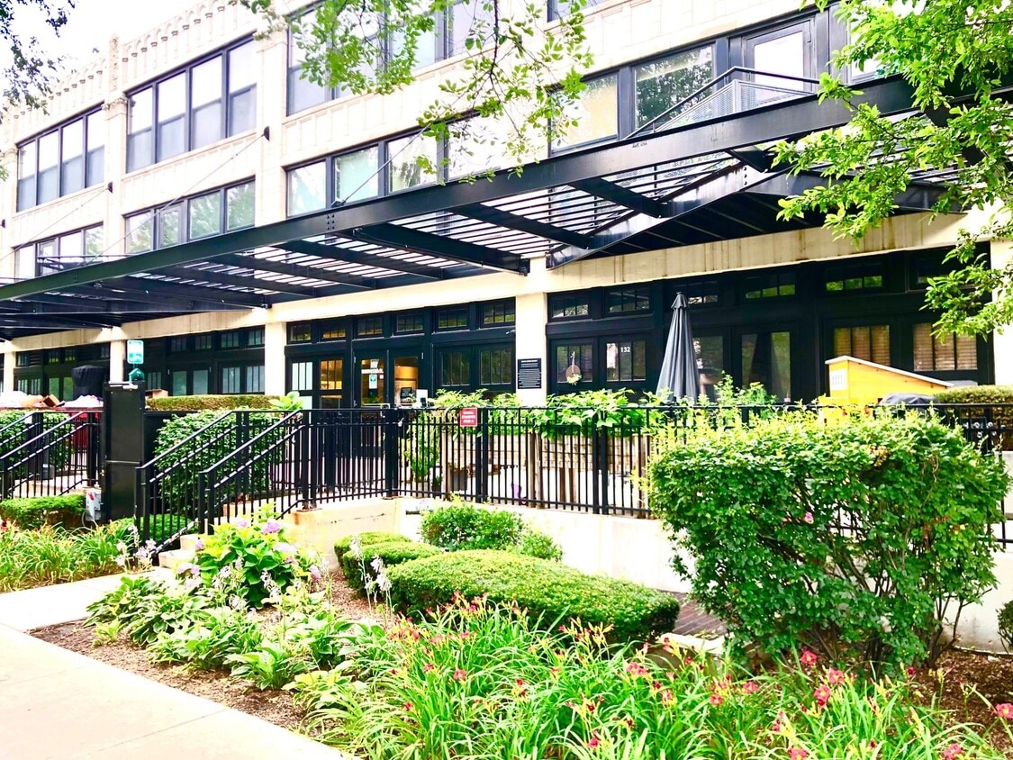 1000 W 15th St Unit 234, Chicago, IL 60608 Condo for Rent in Chicago