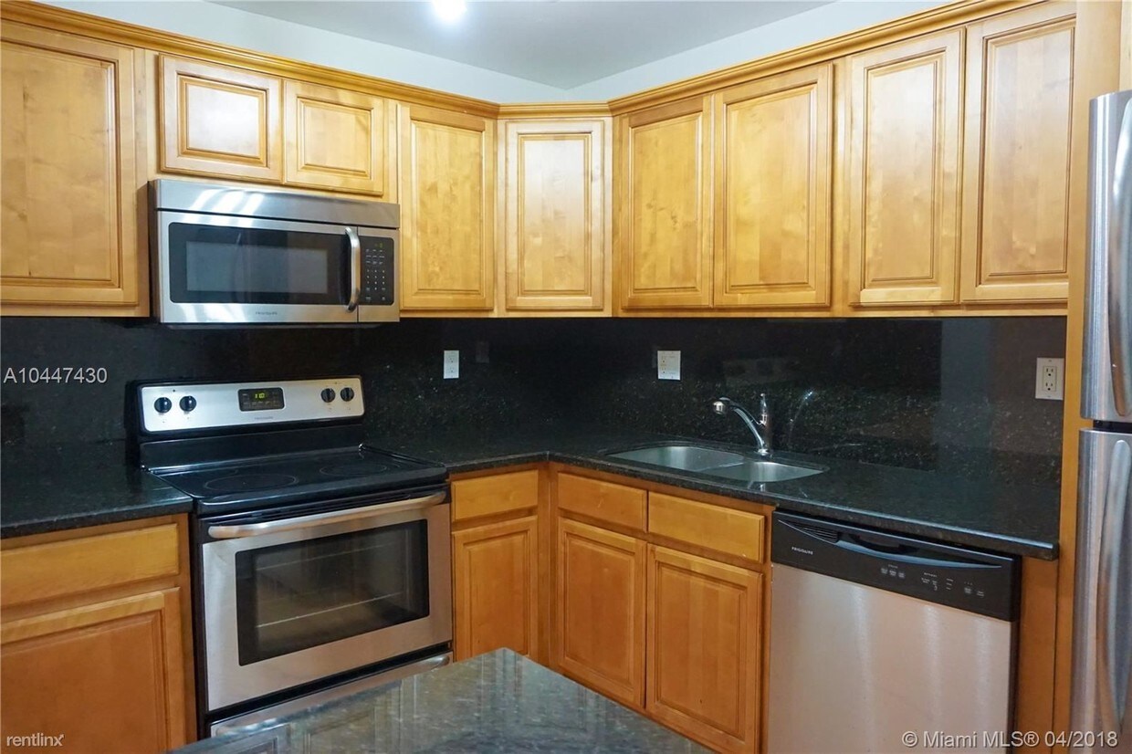 Primary Photo - 10441 Mahogany Key Cir