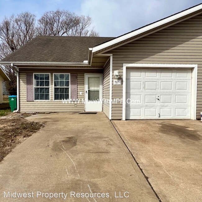 Building Photo - 3 br, 2 bath House - 717A Meadow Ln