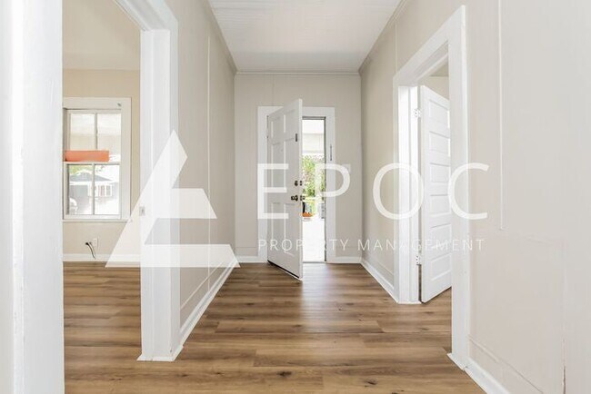Foto del edificio - Beautiful 4 Bedroom, 1 Bathroom- Available...