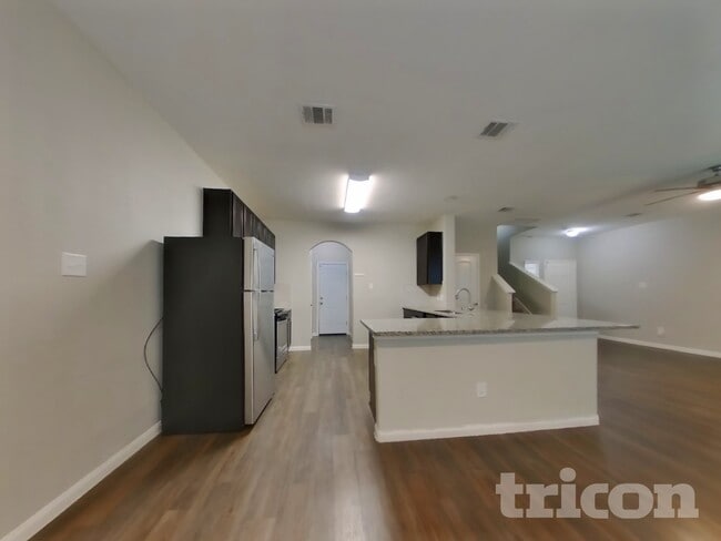 Foto del edificio - 17530 Greystanes Rd