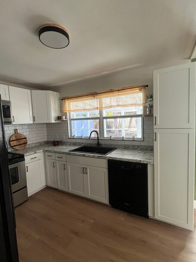Foto del edificio - 4391 73rd St N