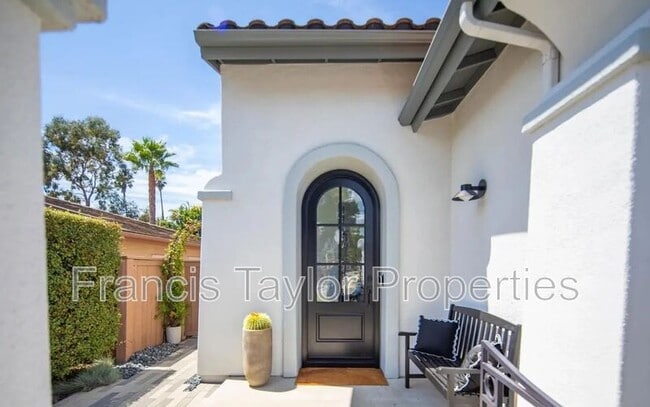 Building Photo - 1042 Alexandra Ln