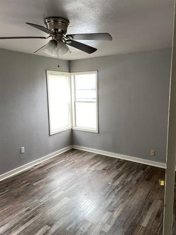 Building Photo - 205 College Dr