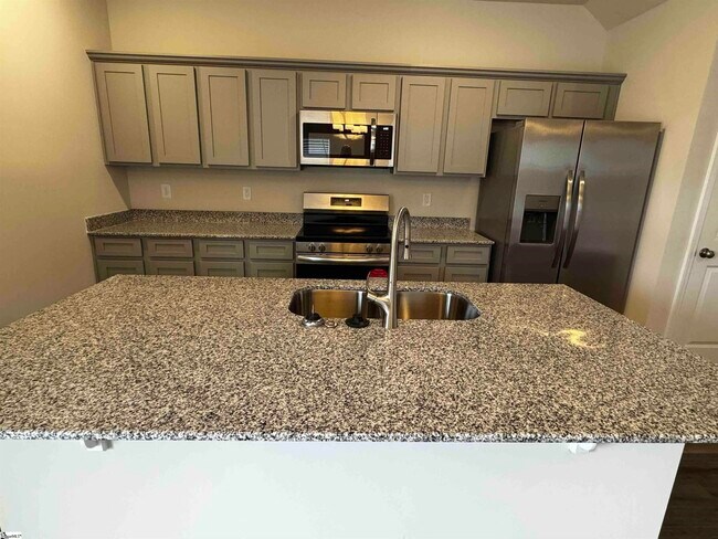 Foto del edificio - 617 Green Wigeon Rd