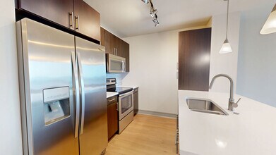Interior Photo - 100 Pier 4