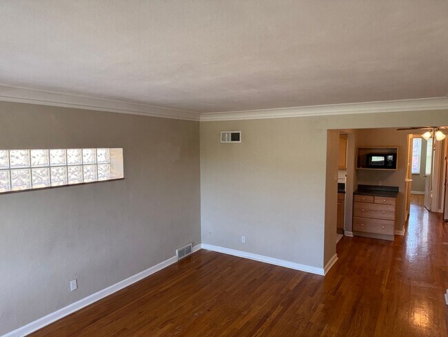 Foto del edificio - 7112-7114 Jamieson