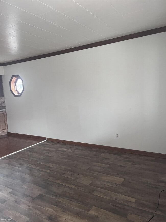 Building Photo - 3 br, 1 bath House - 20 High Street