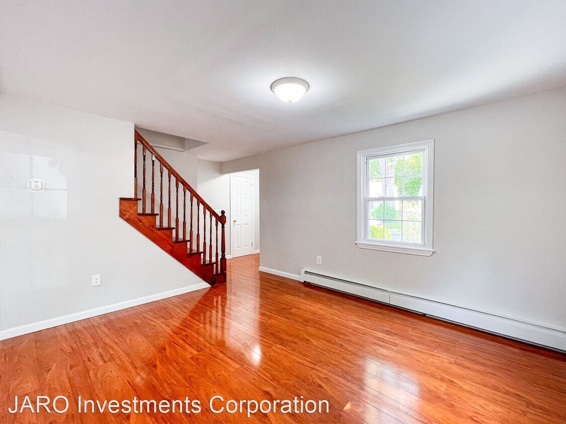 Primary Photo - 4 br, 1 bath House - 39 Mansfield Street