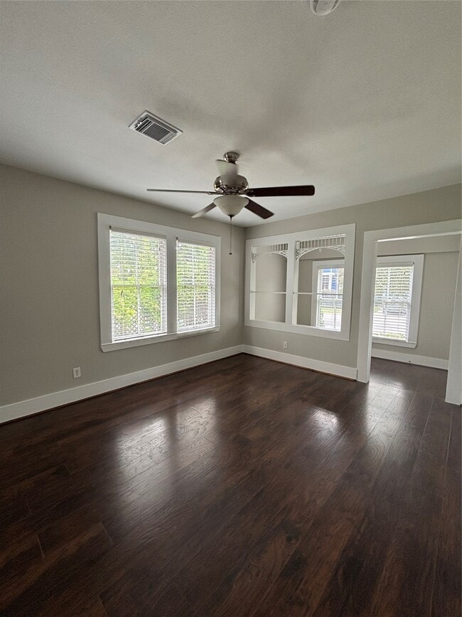 Foto del edificio - 841 E 23rd St
