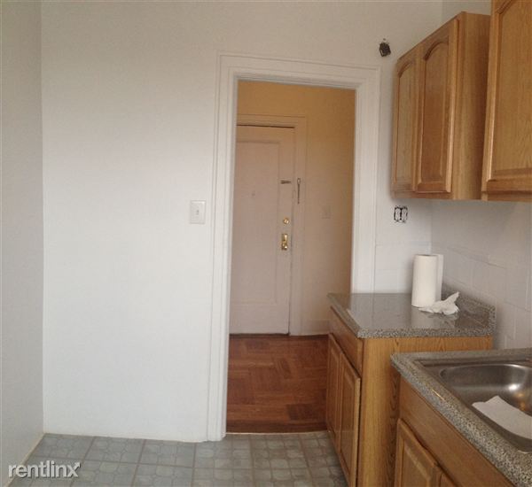 Foto del edificio - 7918 Woodside Ave