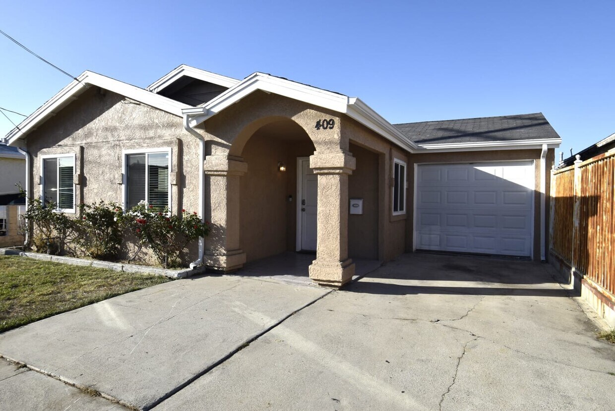 409 W 223rd St House Rental in Carson, CA