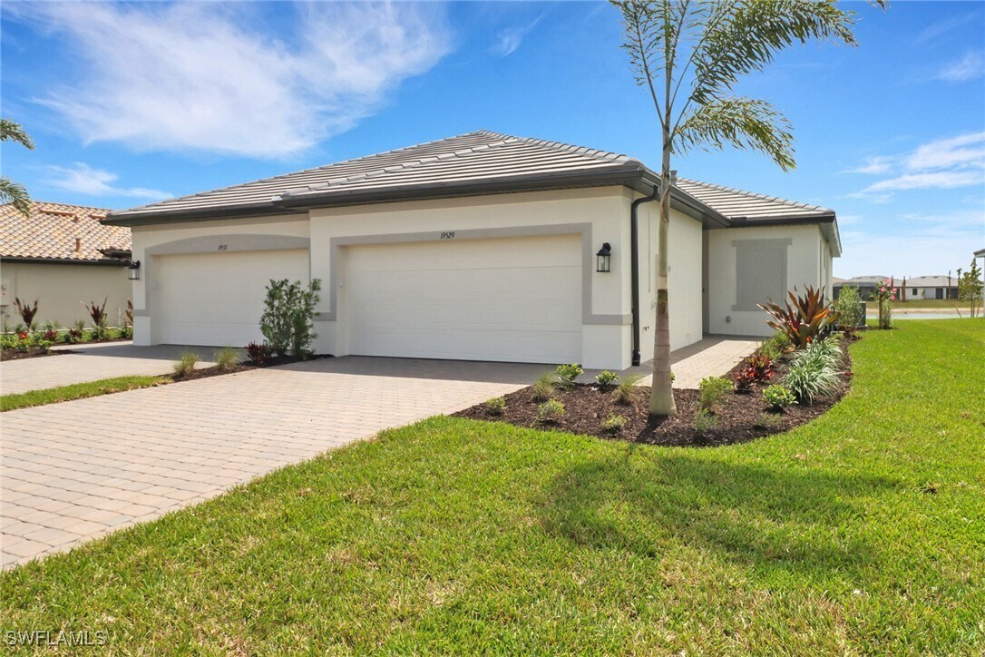 Foto principal - 19529 Hinkley Dr