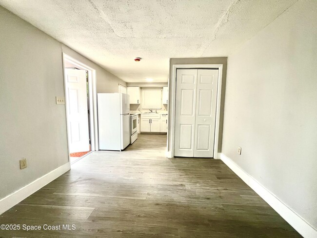 Building Photo - 426 Dummitt Ave