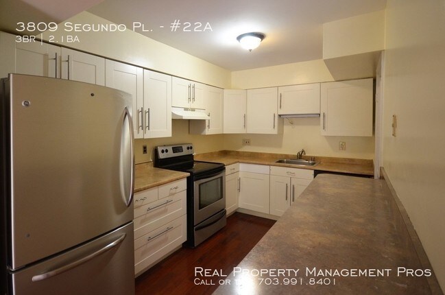 Building Photo - 2 LVL Townhouse/Condo in Alexandria