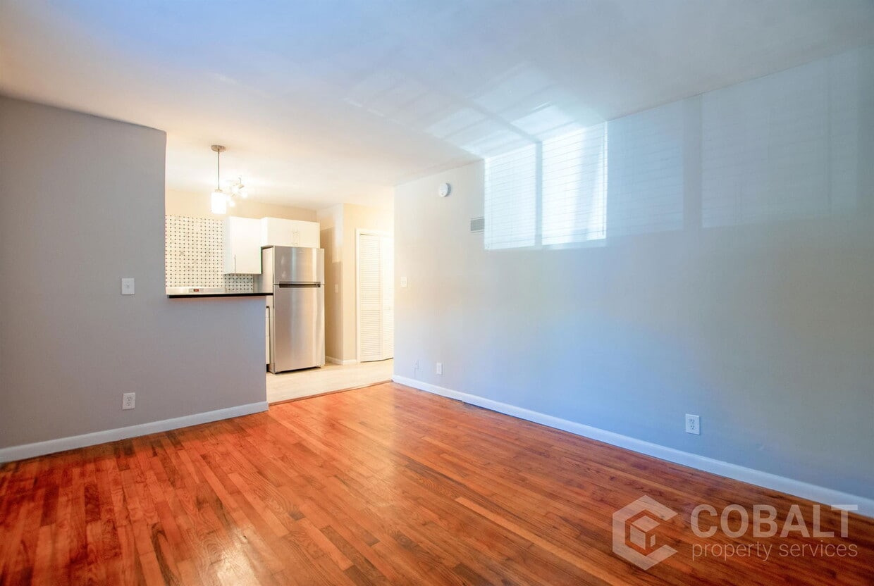 Primary Photo - 767 Greenwood Ave NE