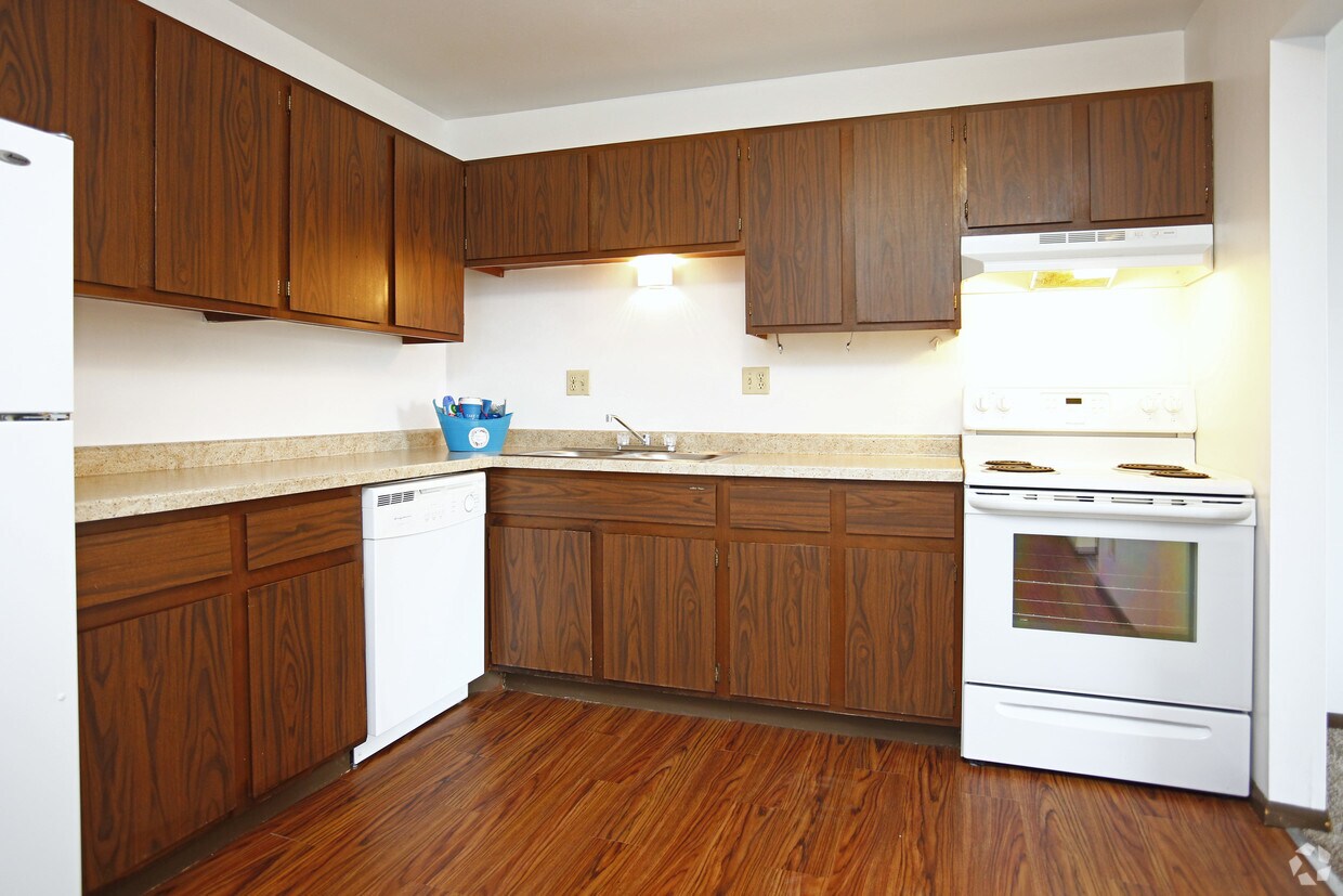 Crestwood Apartments Apartments in Peoria, IL