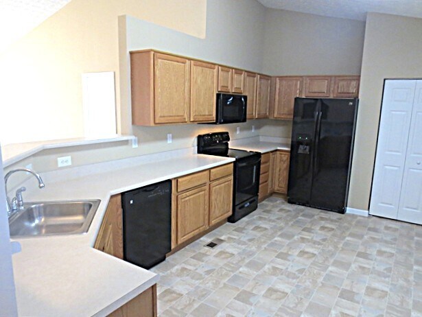 Foto del edificio - 5248 Gobel Dr