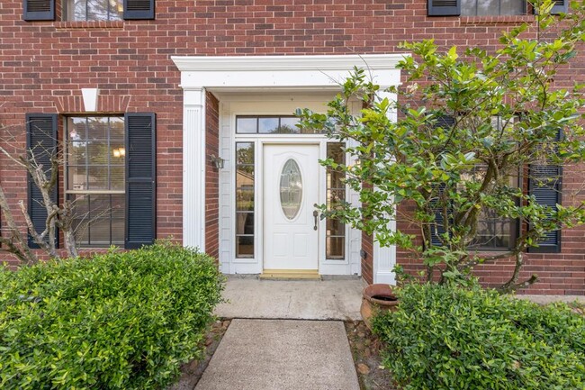 Foto del edificio - 8106 Clover Gardens Dr
