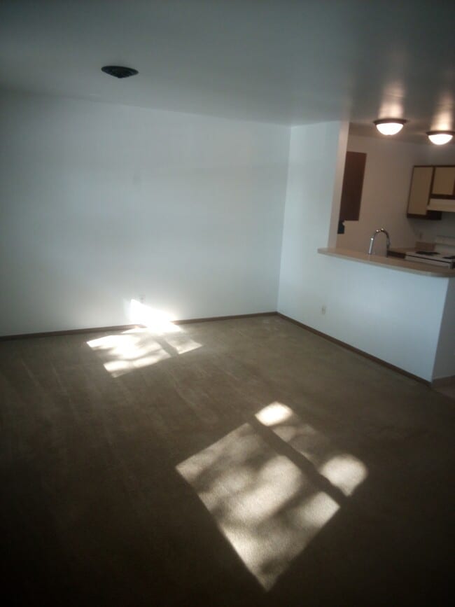 Building Photo - 108 Sandstone Ct