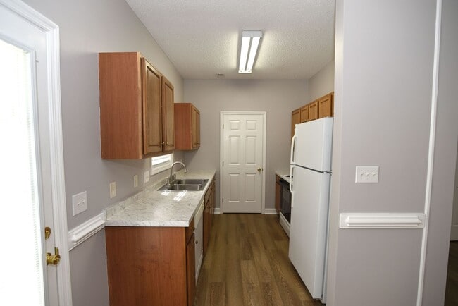 Building Photo - 3712 Cliffridge Dr