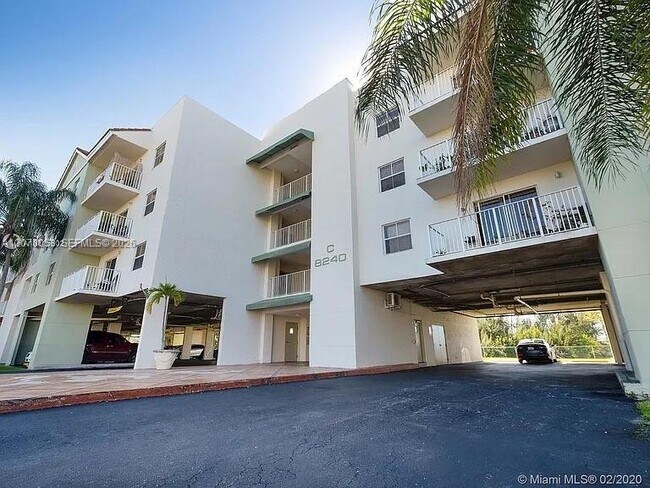 Foto del edificio - 8240 SW 210th St
