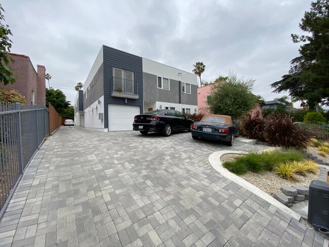 Foto del edificio - 627 N Mariposa Ave