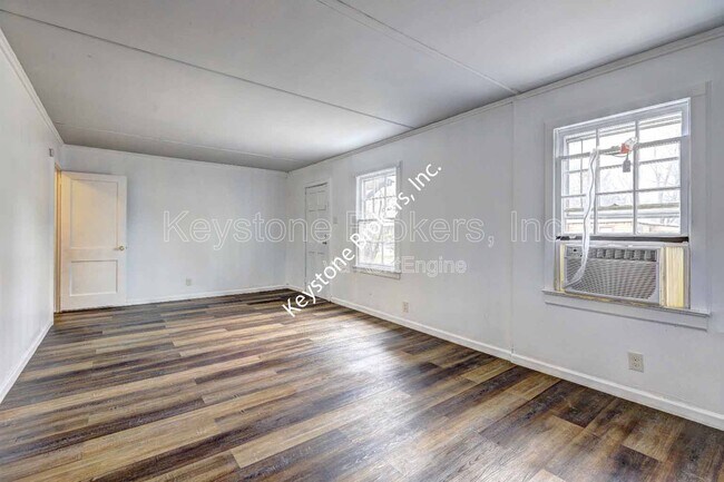 Building Photo - 1212 Hartley St