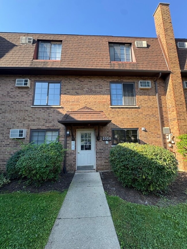 Building Photo - 2328 Century Point Ln