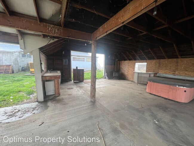 Building Photo - 4 br, 1.5 bath House - 5419 Hillview Road