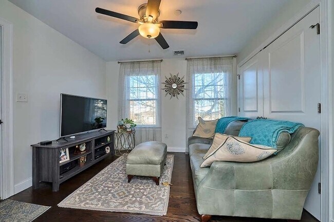 Foto del edificio - 36 Sturgis St