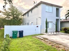 Building Photo - 18951 SW 113th Plz