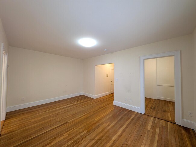 Foto del edificio - 32 College Ave