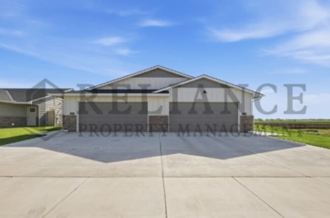 Building Photo - 2414 S Wheatland St