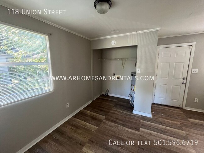 Building Photo - Move In Today for $249|118 Union St | 3 Be...