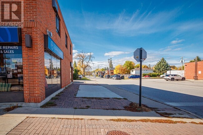 Building Photo - 250 Hurontario St